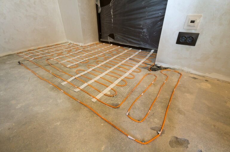 Jak wykonać instalację pod ogrzewanie podłogowe?